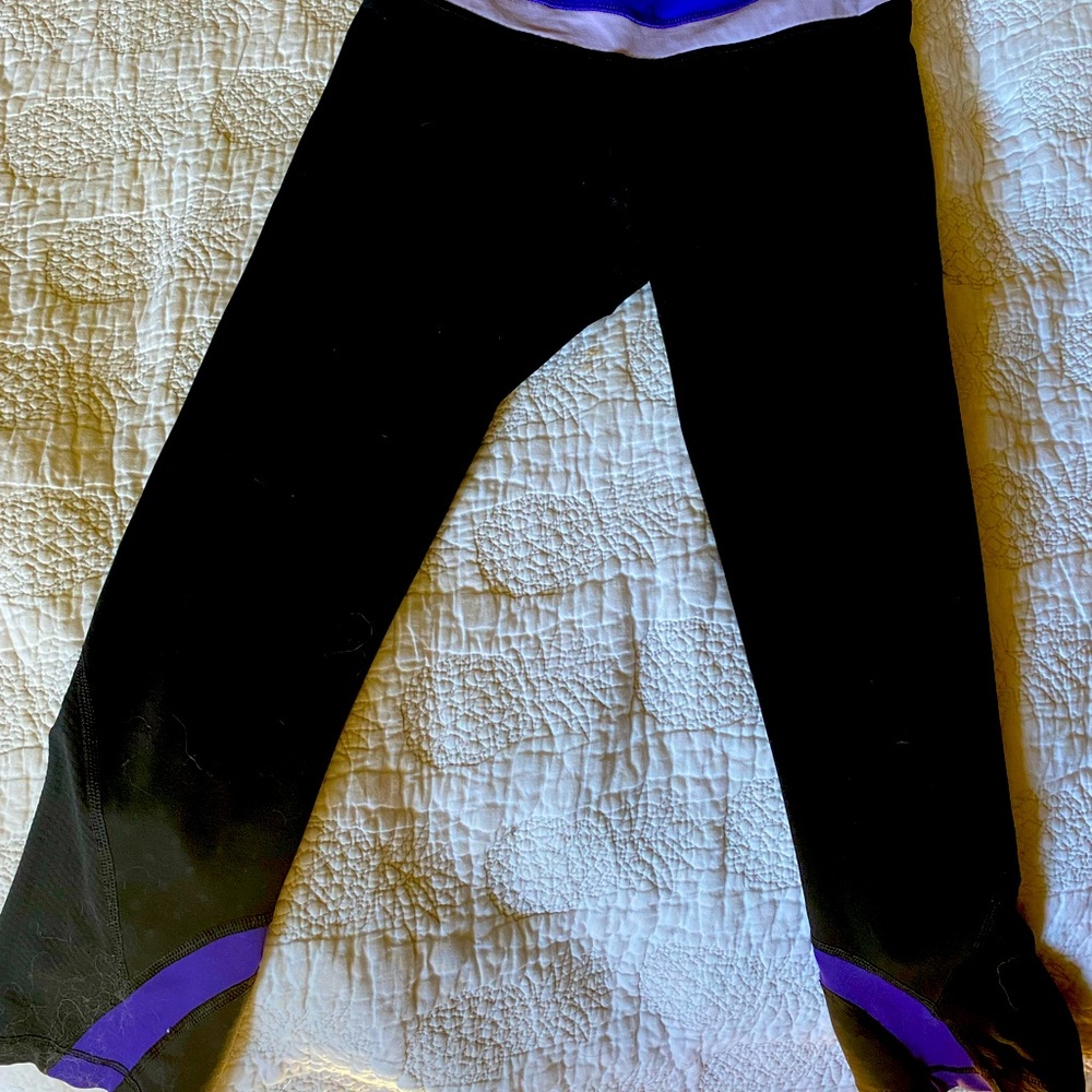 Girls size 9/10 lululemon leggings an90 degrees leggings